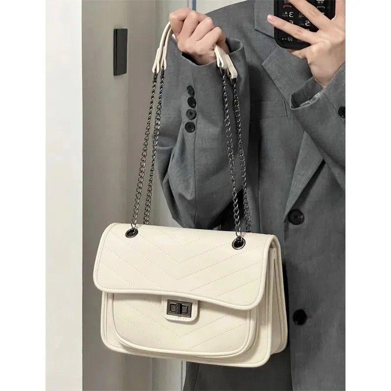 Small Fragrance Style Diamond Lattice Chain Bag Women's 2025 New Trendy Spring and Summer Wandering Bag Versatile Ins Large-capacity Tote Bag