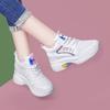 Женская обувь Обувь на утолщенной подошве «бисквит», повседневная обувь в корейском стиле для студентов, спортивная обувь на толстой подошве, обувь для мамы для танцев на площади, кроссовки для бега для женщин