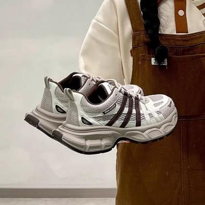 Популярная платформа кроссовки папы женские 2025 весна новинка универсальные увеличение роста маленькие легкие дышащие повседневные спортивные туфли