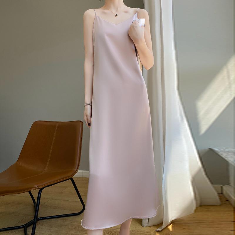 Женское платье-комбинация большого размера с V-образным вырезом из шелковой смеси - Коллекция Весна 2024