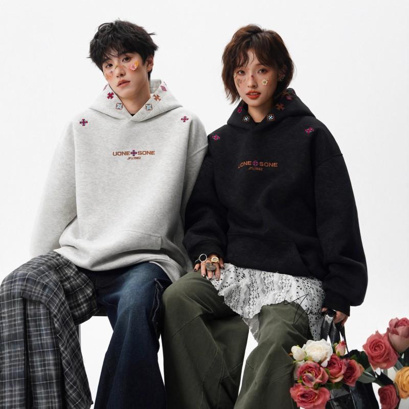 Unisex Vintage Streetwear Hoodie With Embroidered Fleece-Lined Warm Winter Sweatshirt Men Women