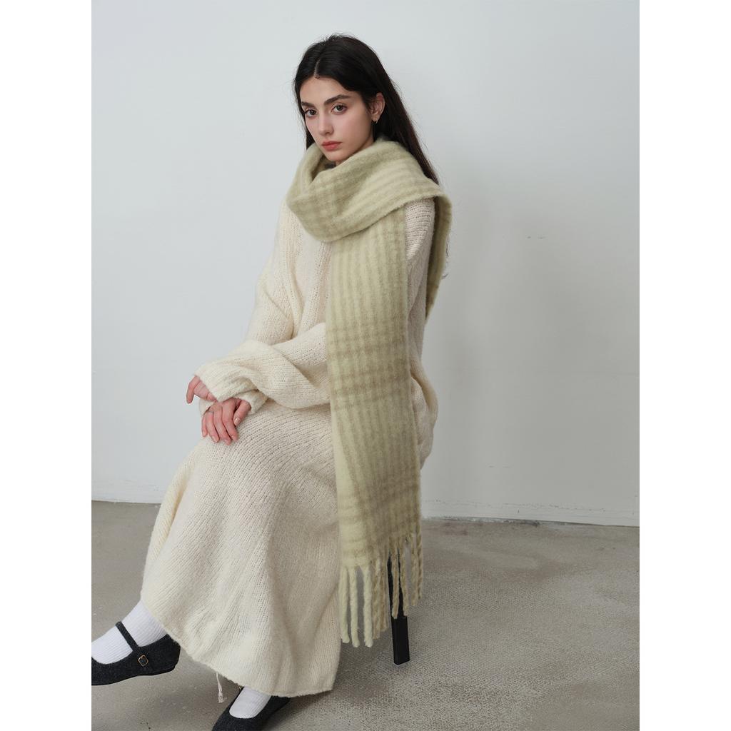 Homemade Circle Yarn Retro Blue-red Plaid Scarf Women's Winter Atmosphere Shawl Scarf