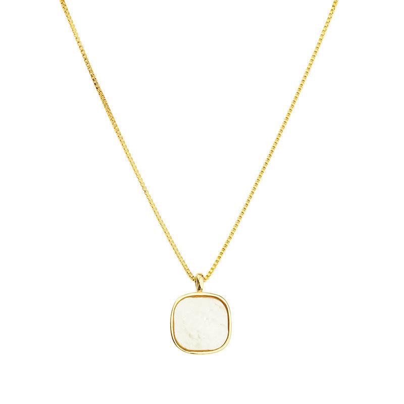 French Light Luxury Geometric Square Shell Necklace, Simple Niche Design, High-End Golden Collarbone Chain For Women