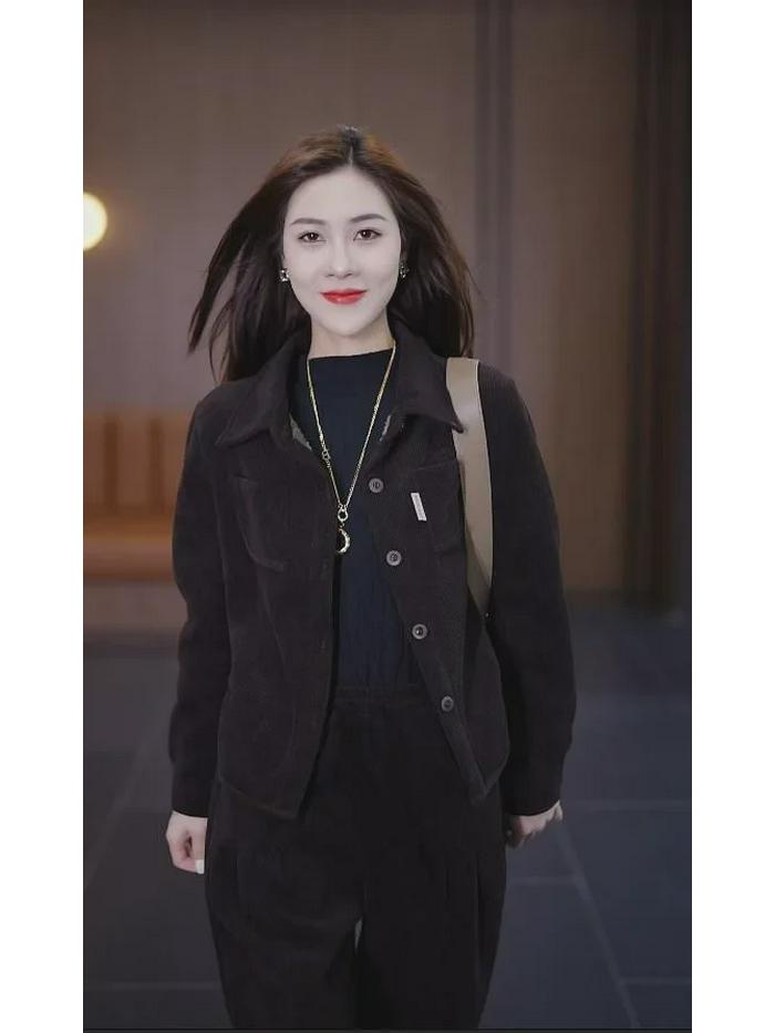 Women's Plush Thickened Casual Two-Piece Suit - Slim, Loose, Meat-Covering Fashion for Autumn & Winter 2024