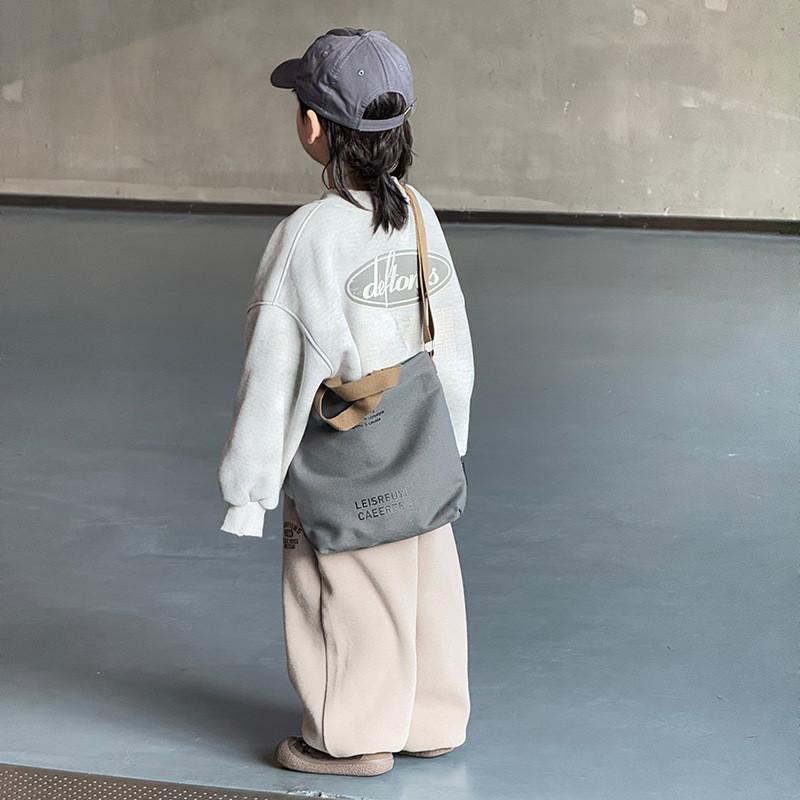 Очаровательный повседневный рюкзак для мальчиков с уникальным клетчатым узором, прочная нейлоновая сумка-слинг для детей