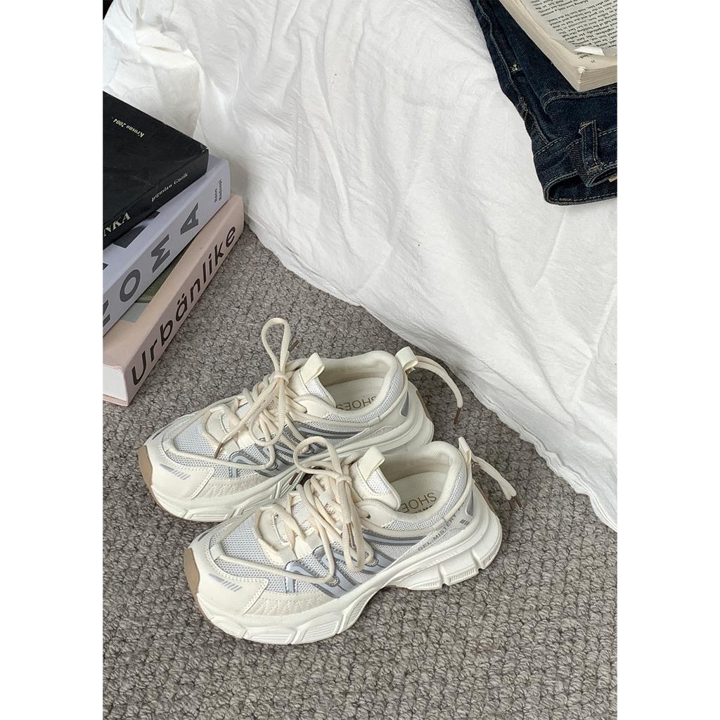 Осень 2024 года, новые легкие спортивные кроссовки на толстой подошве, женские повседневные и удобные кроссовки для бега, кремовые ножки, обувь для маленьких пап, женская