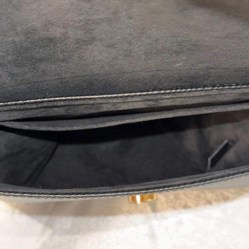 [Pre-Owned] Locky BB Metal Lock Leather Padlock Handbag Shoulder Bag Regular - Excellent #U31SQI