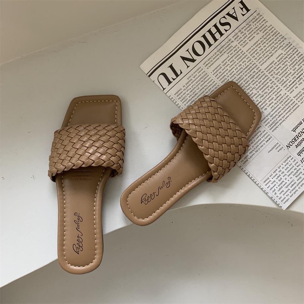 Нишевый дизайн крутые тапочки детские носят новый темперамент плоская подошва плетеные пляжные тапочки летом