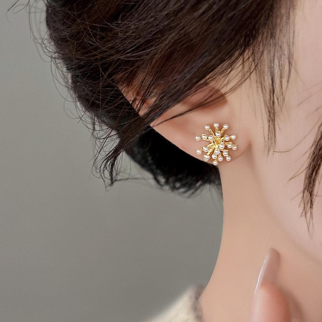 Firework Bloom Pearl Stud Earrings - Elegant Women's Light Luxury Accessories with Versatile Copper Needle Alloy Design.