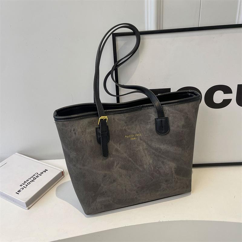 Large-capacity bag women's 2025 new autumn and winter niche versatile commuter bag premium texture shoulder tote bag