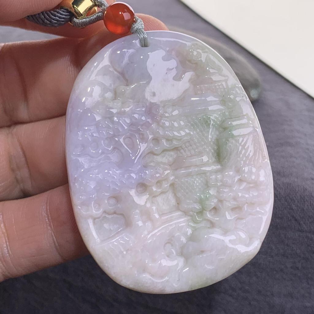 Подвеска из натурального бирманского жадеита класса А с фигурками лисы, тигра, цилиня и бодхисаттвы