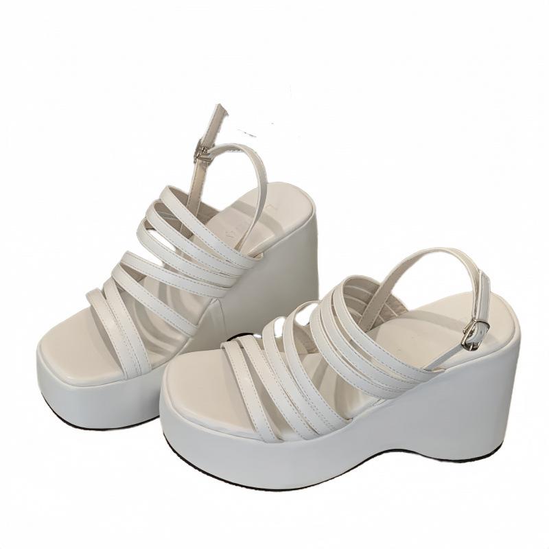 Увеличение роста 10 см водонепроницаемый стол 2025 лето новый толстая подошва каблук высокий маффин тонкий ремешок черный универсальный серебристый танкетка босоножки