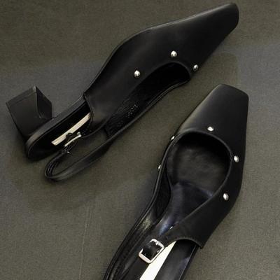 Модные весенне-летние босоножки-баотоу, женские новые босоножки с квадратным носком, мелким вырезом, заклепками сзади, ремешком с пряжкой для путешествий, блочным каблуком, каблуком-рюмочкой.