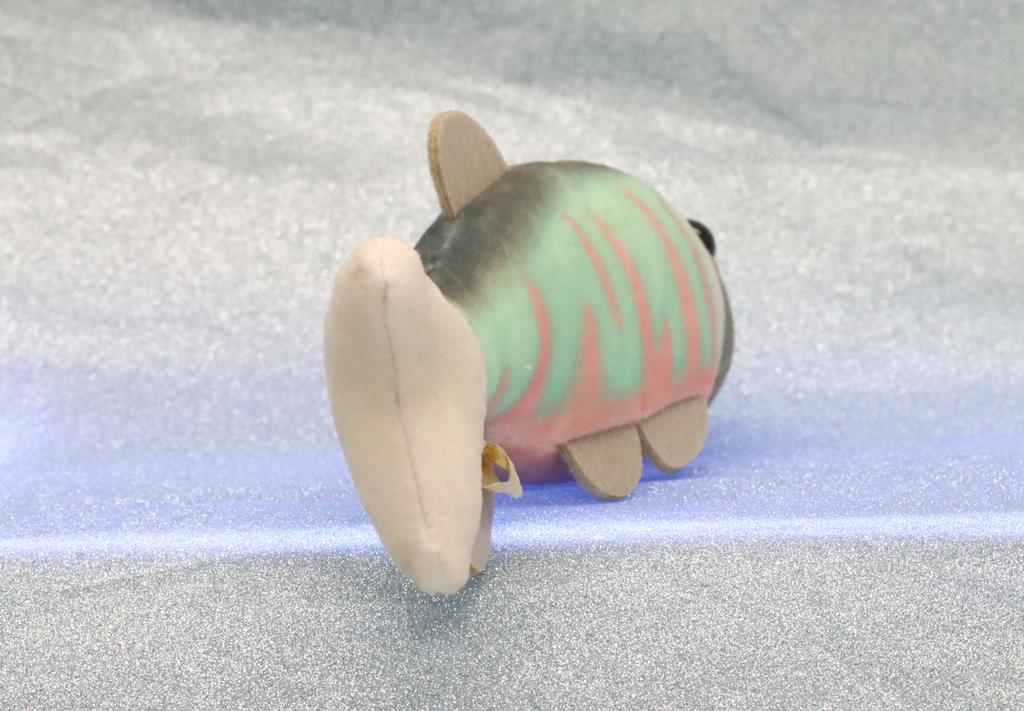 Игрушка плюшевая Рыбка Пиш Маленькая и Цветная - Нажмите на животик, чтобы издать пищащий звук - Оикава