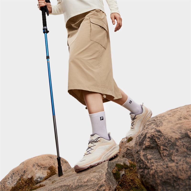 Fila Дышащие Универсальные Прочные Низкие Функциональные Ботинки для Активного Отдыха Женские Ботинки Молочно-Белый Закатно-Желтый A12W431203FGC