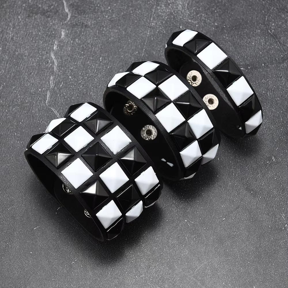 Vintage Big Wide Bracelet Contrasting Gothic Punk Bracelet Rivets Leather Wristband  Male Female