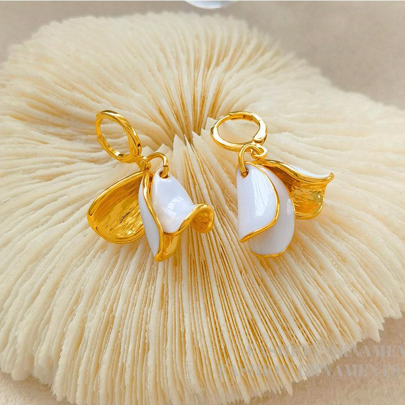 Серьги в виде лепестков лилии Фея Романтичные белые серьги Темперамент Ниша Высокое чувство Женские серьги Мода Универсальный