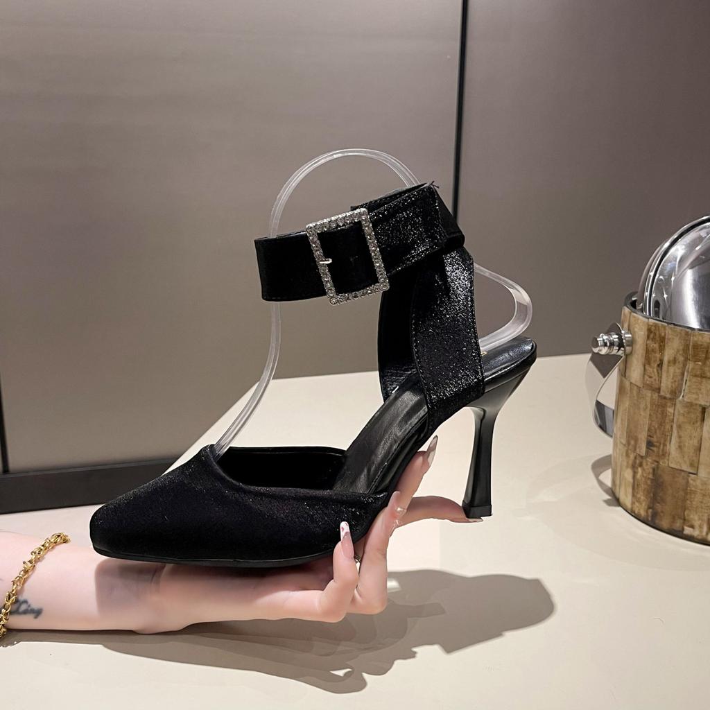 Туфли на высоком каблуке женские летние 2025 новые черные сексуальные сандалии с тонким каблуком и неглубокой квадратной головкой универсальные сандалии с пряжкой на ремне