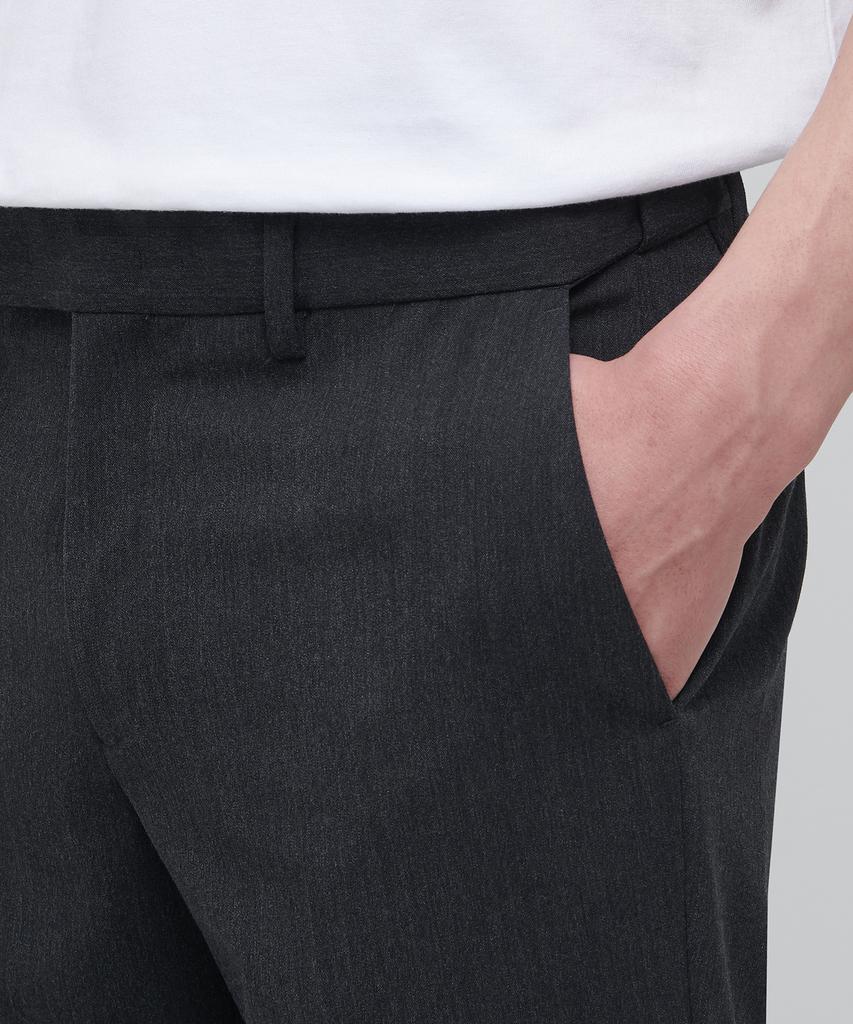 MUSINSA STANDARD Lightweight Tapered Hidden Elastic Waist Length Slacks [Charcoal Gray]