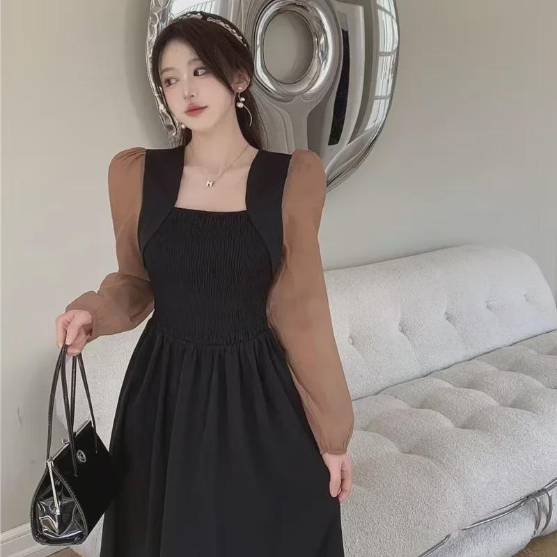 Женское платье во французском стиле с длинными рукавами и квадратным воротником — утягивающее и омолаживающее, средней длины, новинка весны 2024 года.