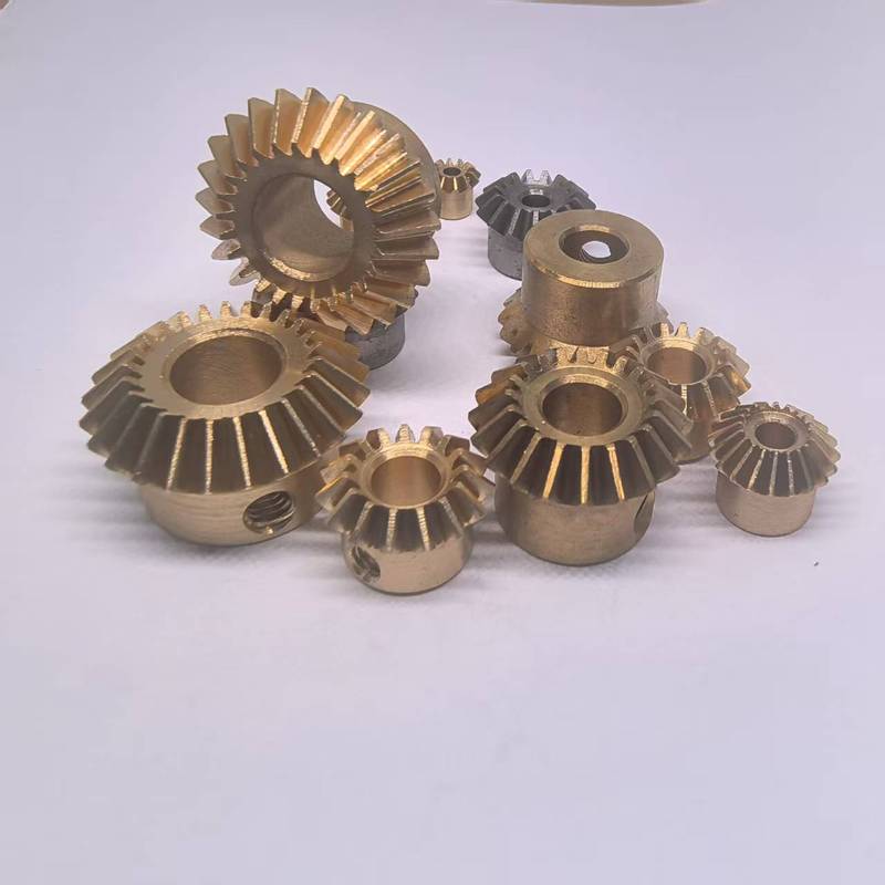 2pcs 1:1 0.4M20T Brass Bevel Gear 0.4 Modulus 20 Teeth 90 Degree Drive Commutation Steel Gears Screw