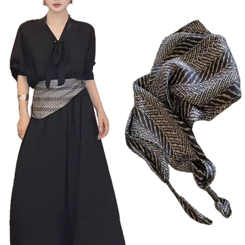 Korean triangle scarf fart curtain women stacked wearing high-end silk scarves, new waist scarves with jeans, accessories, waist accessories