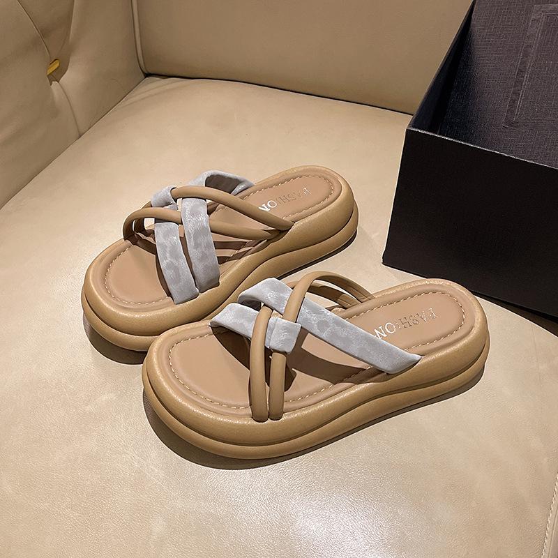 Flat-bottomed Slippers Female 2025 New Korean Version Fashionable and Comfortable One-word Drag Fairy Style Thick-bottomed Casual Drag Beach Drag Tide