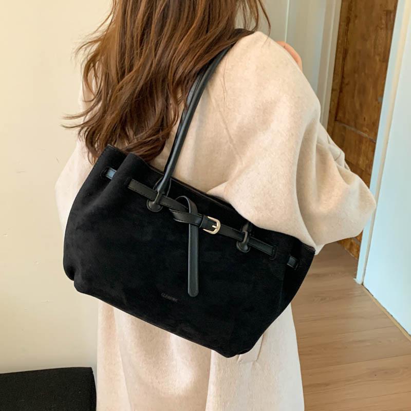 Ретро сумка женская большой вместимости 2025 новая осенне-зимняя универсальная замшевая сумка через плечо для колледжа, сумка-тоут для занятий