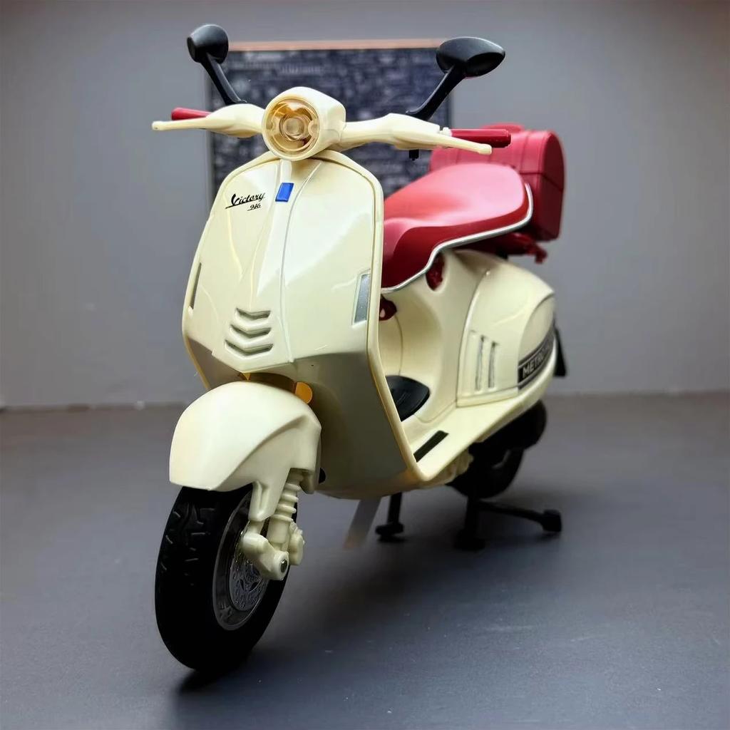 1:12 Vespa 946 Alloy Classic Leisure Motorcycle Model Diecasts Metal Street Retro Motorcycle Model Sound and Light Kids Toy Gift