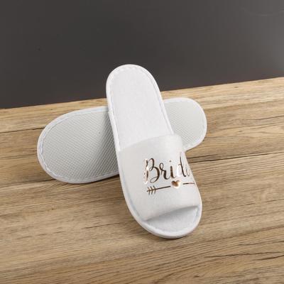 Свадебные тапочки с открытым носком и золотыми пайетками