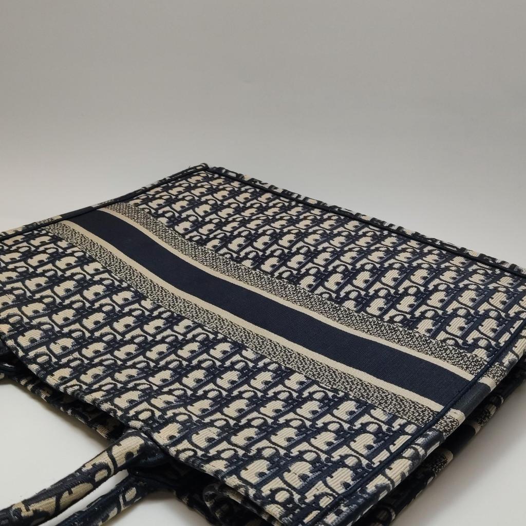 [Pre-Owned] Book Tote Hand-Embroidered Monogram Large Capacity Canvas Tote Bag - Excellent #LAKQIK