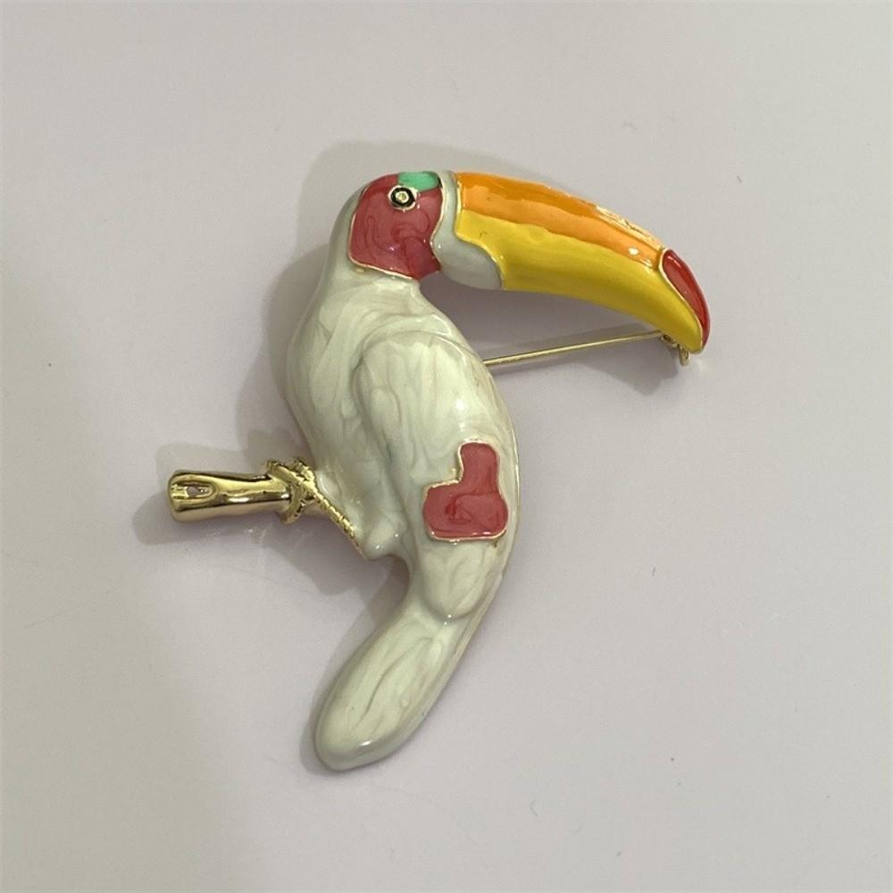Adjustable Enamel Toucan Bird Brooch Colorful Animal Lapel Pin New Retro Unisex Jewelry Daily