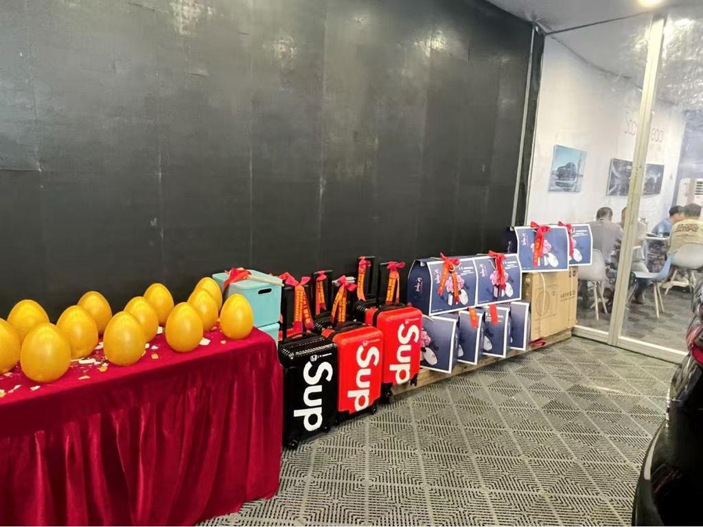 Creative Smash Golden Egg - Anniversary Event Props, Colorful Toys for Kids