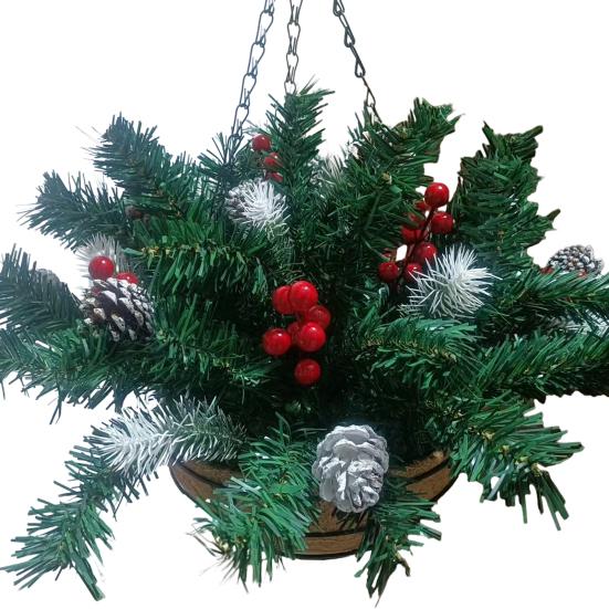 Предварительно освещенная рождественская подвесная корзина Искусственная корзина с зеленью с сосновыми шишками Красными ягодами Уличный подвесной кашпо со светодиодной подсветкой для зимы на улице
