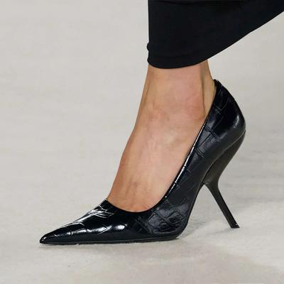 Модный бренд Модный показ Серебристые туфли на высоком каблуке 9 см Весна Осень Новые Необычные каблуки Черные Красные Острый носок Сексуальные Женские туфли-лодочки Размер 43