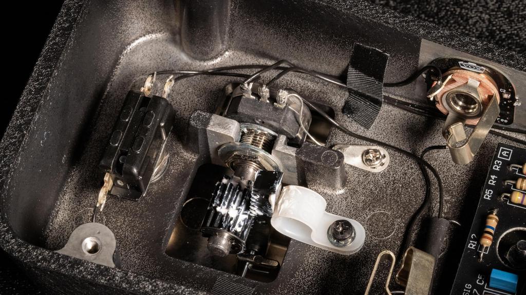 VOX Wah Pedal REAL MCCOY WAH Vintage Reproduction For Lead Guitarists Looking for Midrange Peak VRM-1