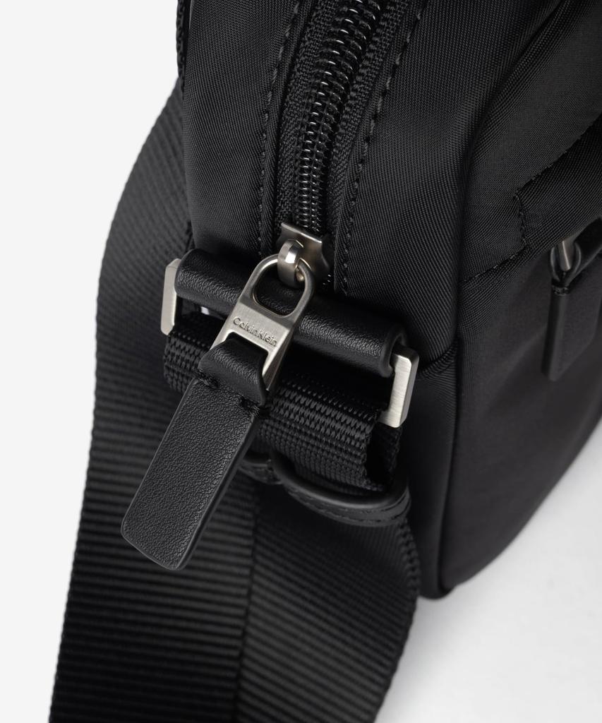 Сумка через плечо LV04D3180G SLEEK REPORTER [Calvin Klein] Мужская ЧЕРНЫЙ/Черный [Б/у]