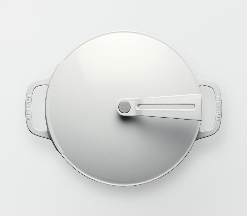 Vermicular Cast Enamel Pot 26cm Sea Salt White Anhydrous Cooking Anhydrous Bake Special Recipe Book Included Oven Pot 2 Self Standing Lid OP2R26S-WH