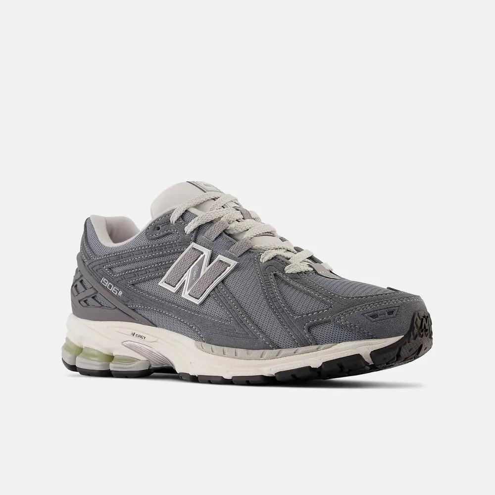 New Balance 1906R Титан серого цвета M1906RV