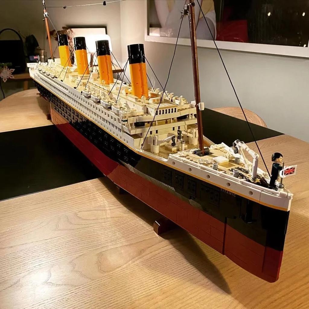 New 9090Pcs Large Cruise Boat Ship Model Home Decoration Diy Gift  Desktop Ornament  Children'S Birthday Gift