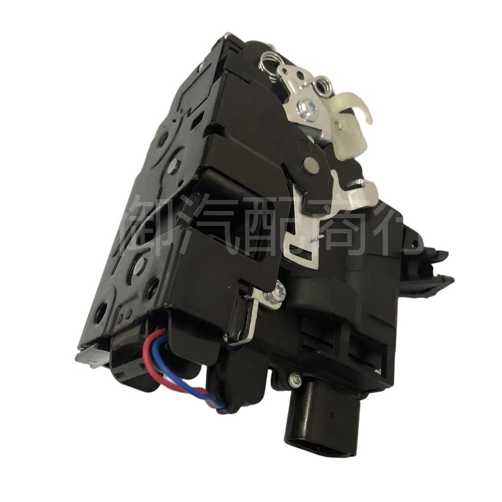 Передний левый 3B1837015A Совместим с VW Passat, Bora, Lavida