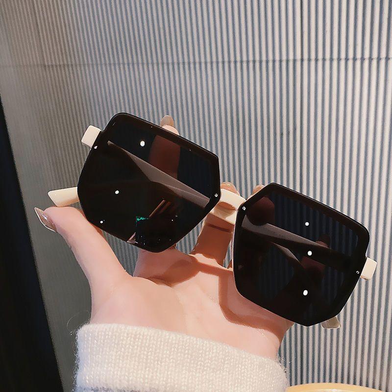 New Retro Women's Sunclasses Women Designer Fashion Sun Glasses Lady Outdoor Driving Vintage Eyewear UV400 Oculos De Sol