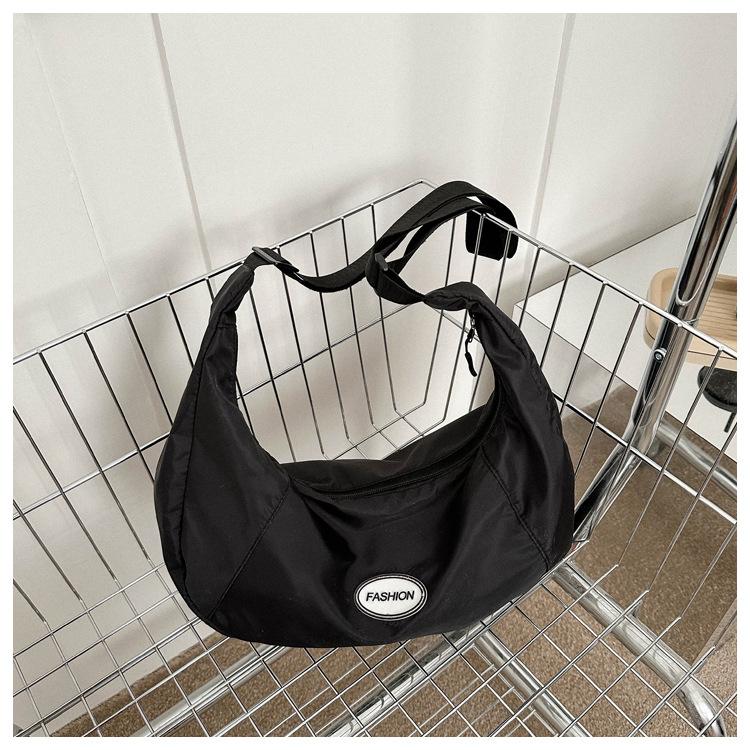 Сумка через плечо женская 2024 года, новая модная повседневная простая сумка-пельмень большой вместимости, модная сумка через плечо для поездок на работу