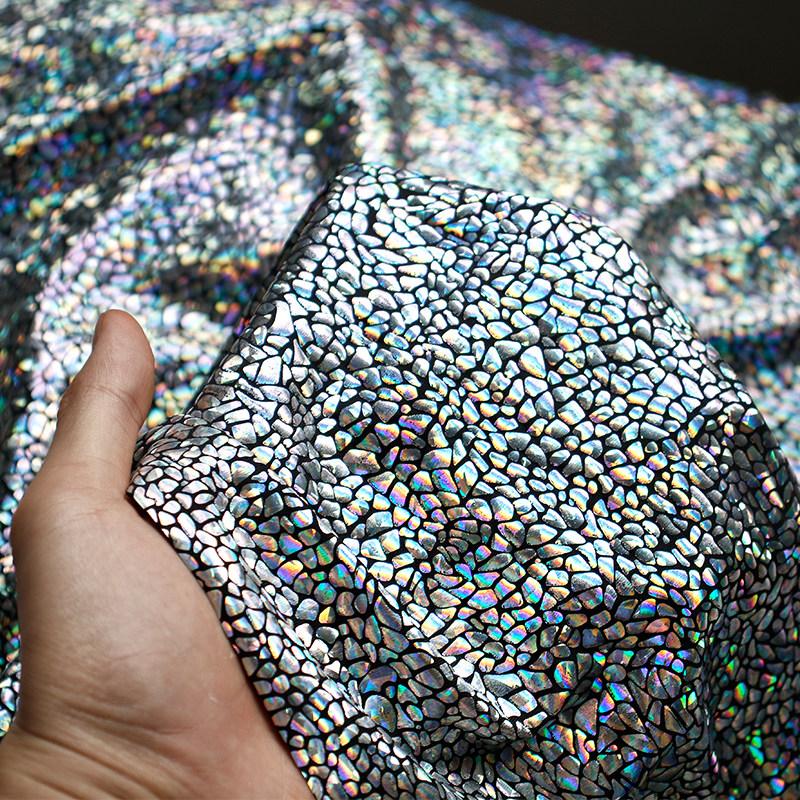 Переливающаяся ткань с лазерным покрытием Четырехсторонняя эластичная блестящая ткань Для шитья юбок, платьев, одежды, купальников, сценических фонов