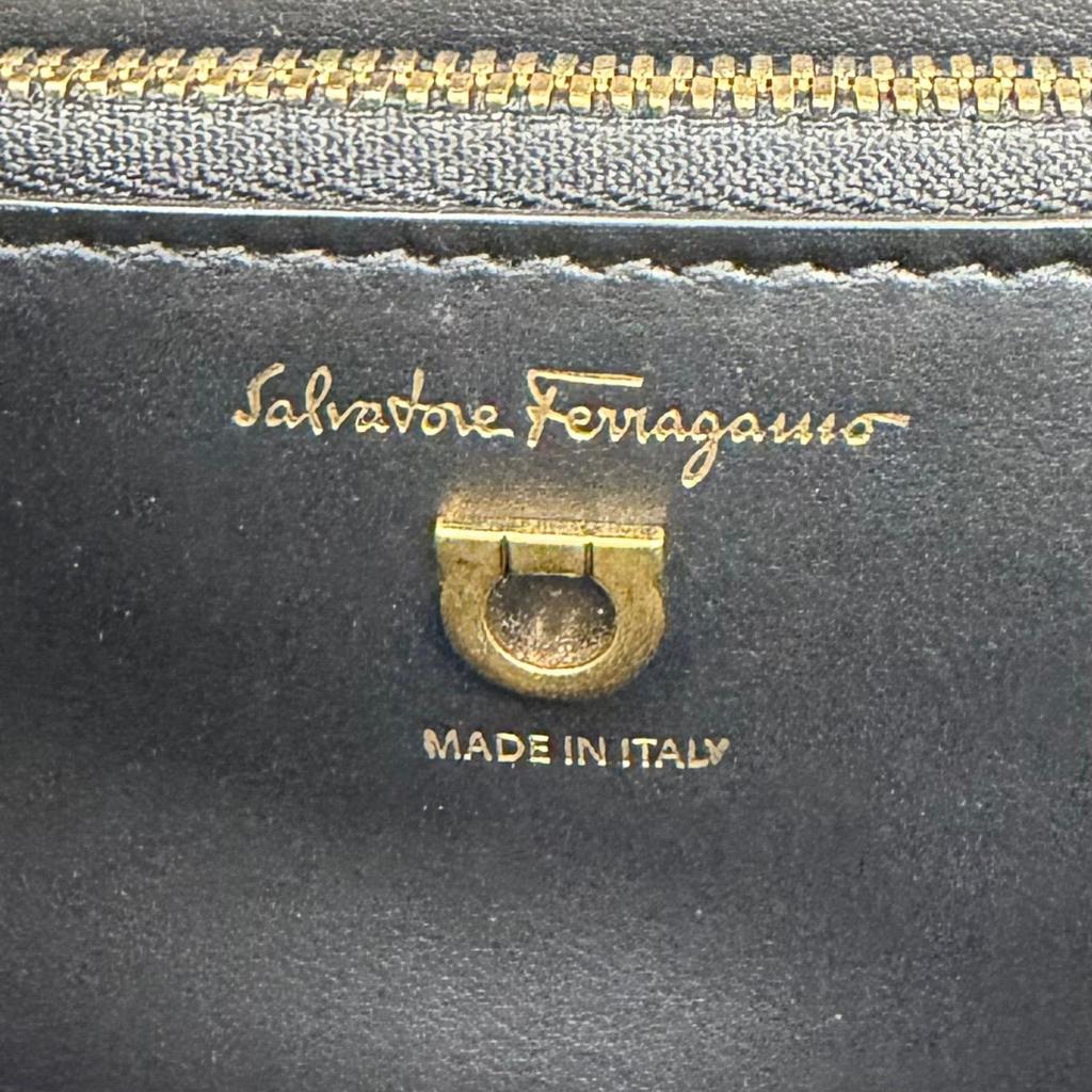 Excellent Salvatore Ferragamo Shoulder Bag Joanne black Calf leather Women Used