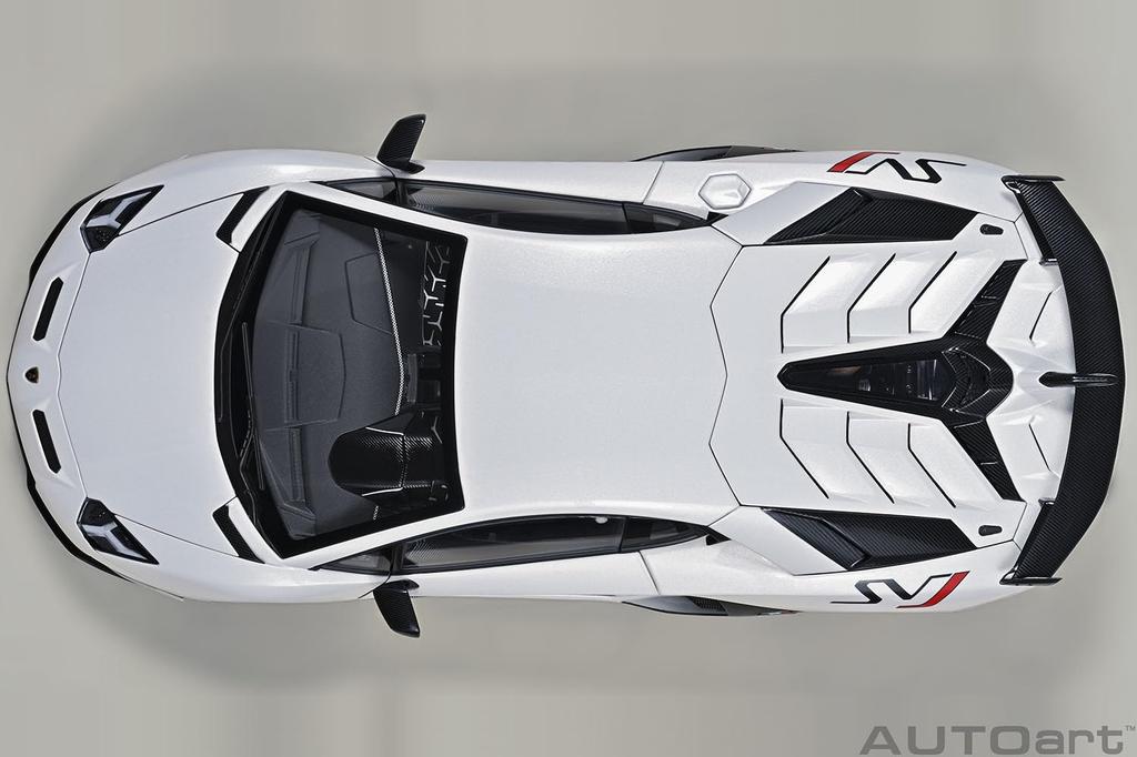 AUTOart Lamborghini Aventador SVJ Pearl White Готовый продукт 1/18