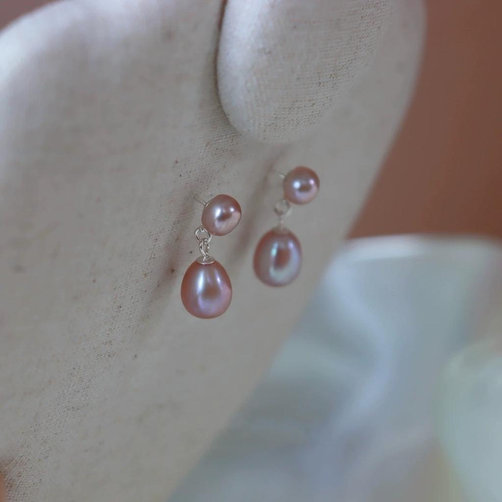 2025 новые натуральные фиолетовые рисовые бусины жемчуг женские легкая роскошь нишевые высококачественные серьги-гвоздики с темпераментом 925 отделка Тремелла plain silver