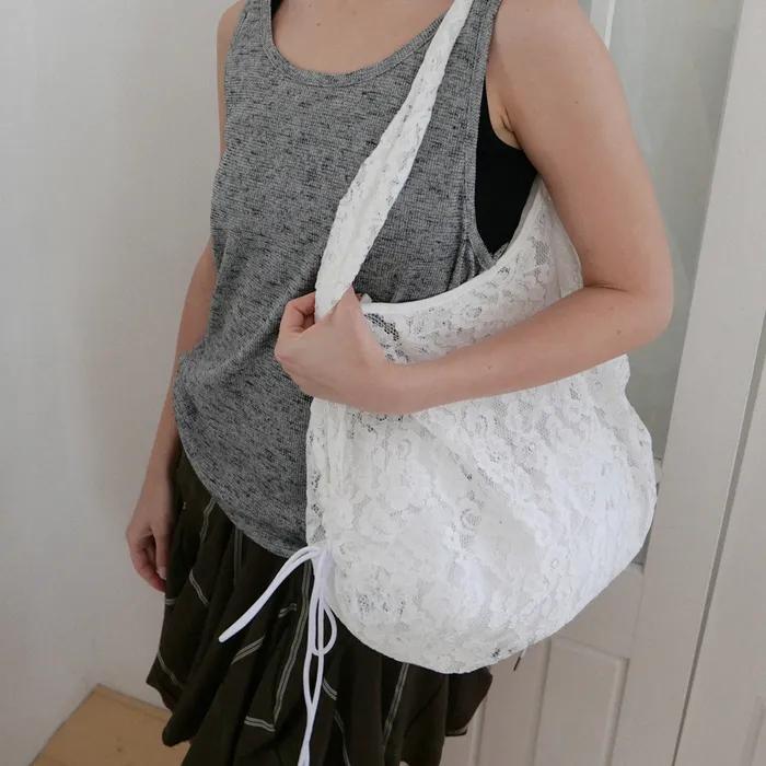 Floral Lace Shirring Shoulder Bag_White