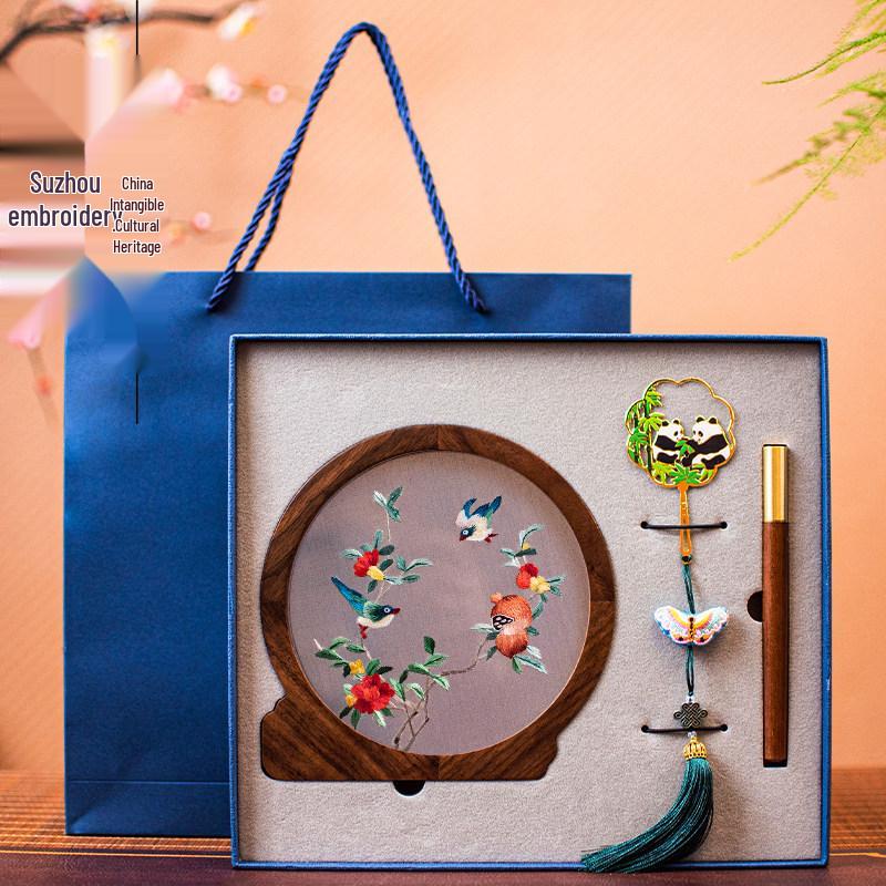 Китайский сувенир: Фигурка панды вышивка Сучжоу Подарок