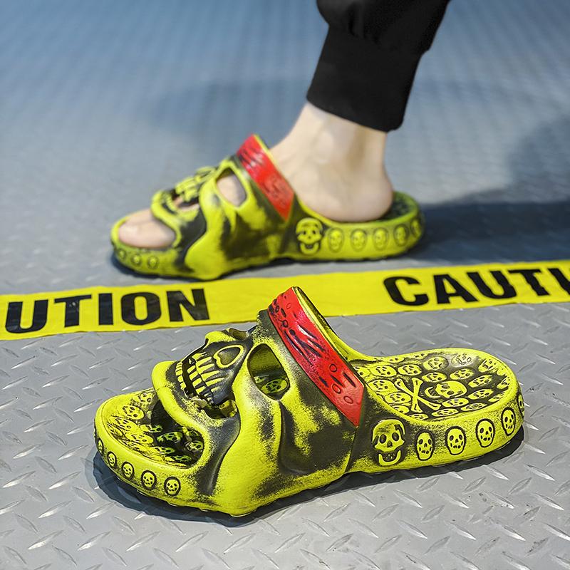 2024 Slippers Men's Skull Fashion Summer Outdoor Wear Stepping On Feces Feeling Indoor Home Home Non-slip Sandals and Slippers